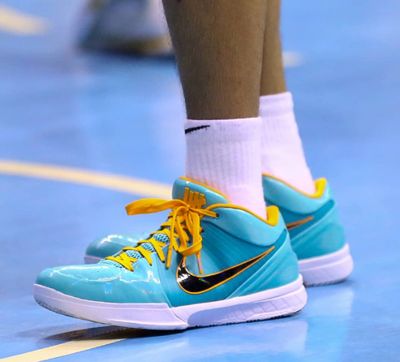 tenis kobe 4