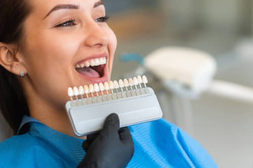 Cuánto cuesta un blanqueamiento dental 2025